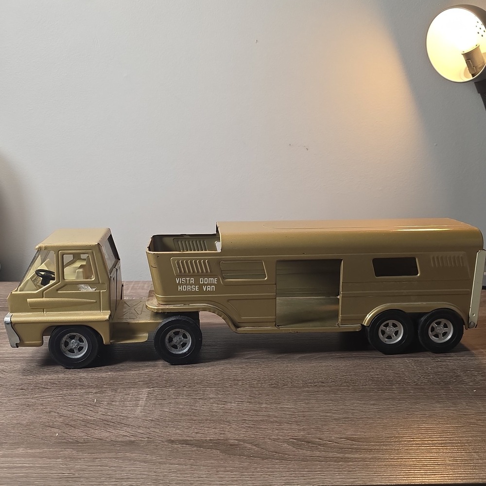 VINTAGE STRUCTO VISTA DOME HORSE VAN TRAILER AND TRUCK